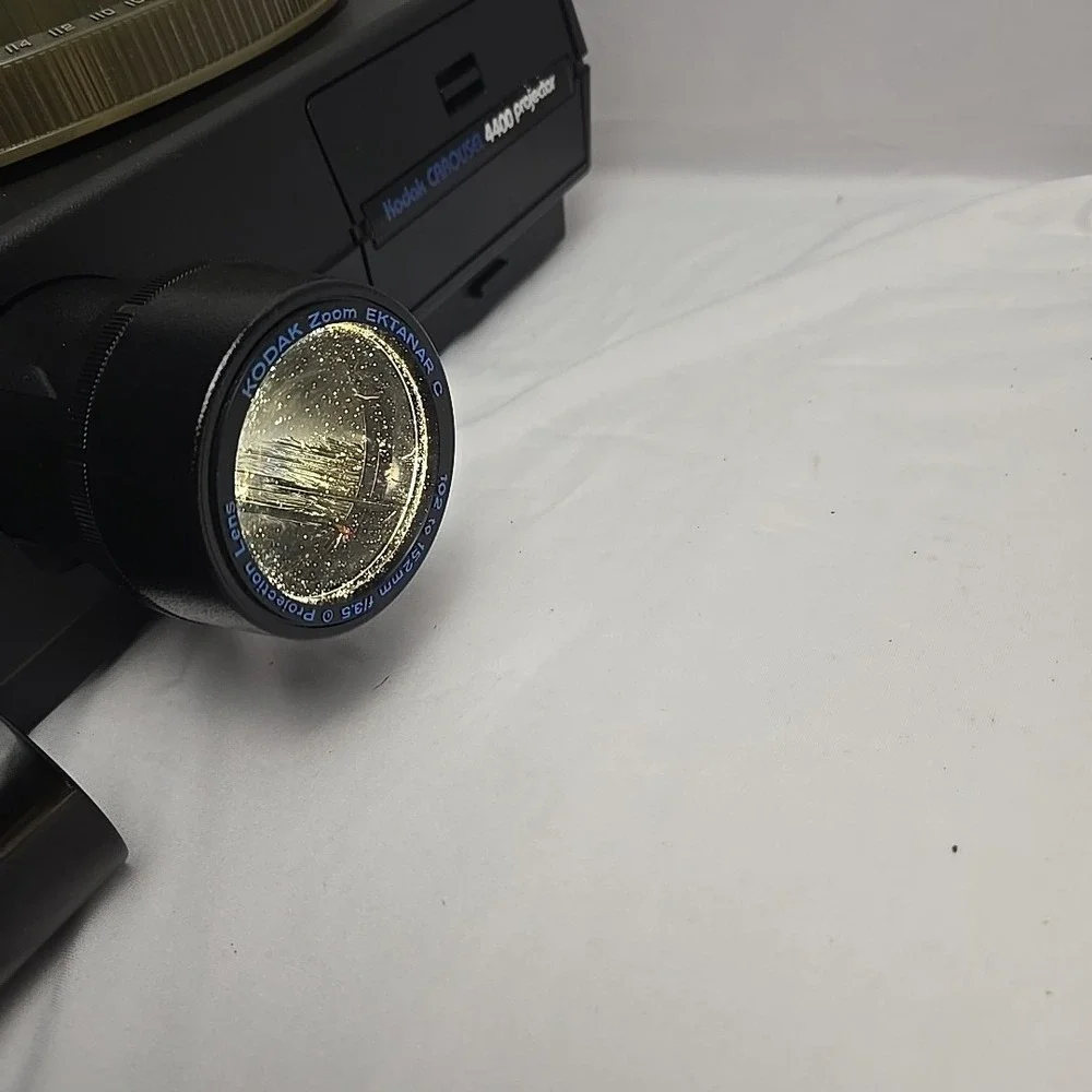 KODAK Carousel 4400 Slide Projector w/ Remote Slide Tray‎ Lens